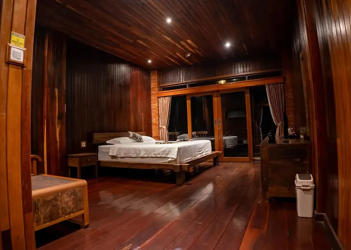 Bali Jegeg Hotel, Bar, And Restaurant 4* Munduk